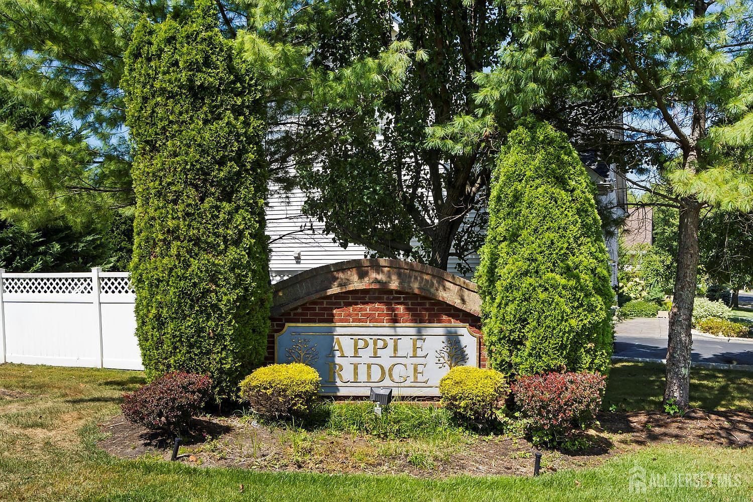 45 Cortland Dr East Brunswick, NJ 08816 - Thumbnail 4