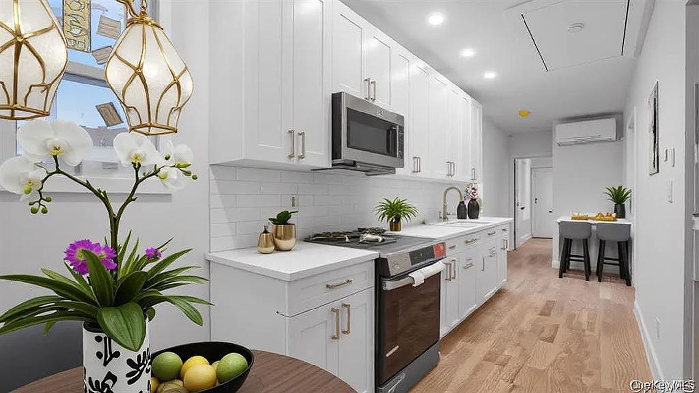 679 E 221st St #4 Bronx, NY 10467 - Thumbnail 4