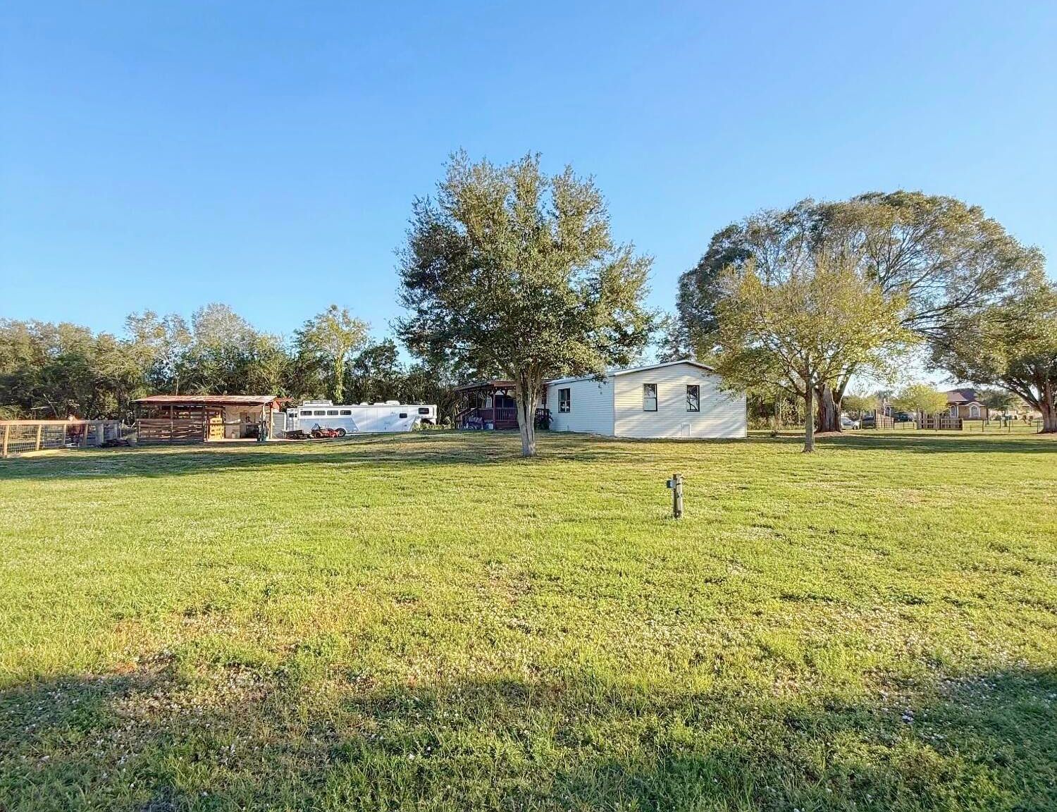 5062 NE 122nd Dr Okeechobee, FL 34972 - Thumbnail 4