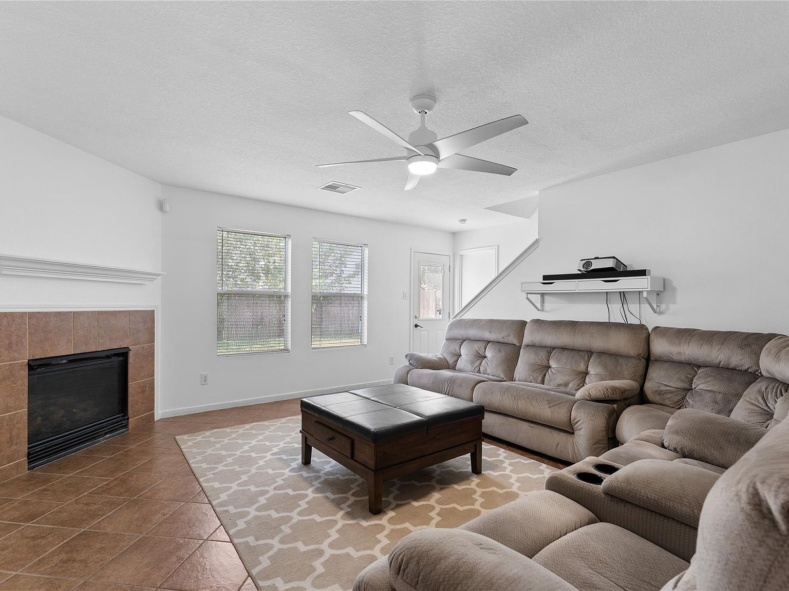 2835 Oakland Brook St Houston, TX 77038 - Thumbnail 4