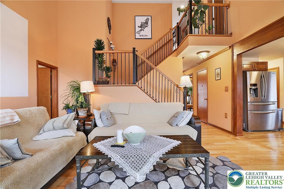 1392 Whispering Hills Ct Effort, PA 18330 - Thumbnail 4