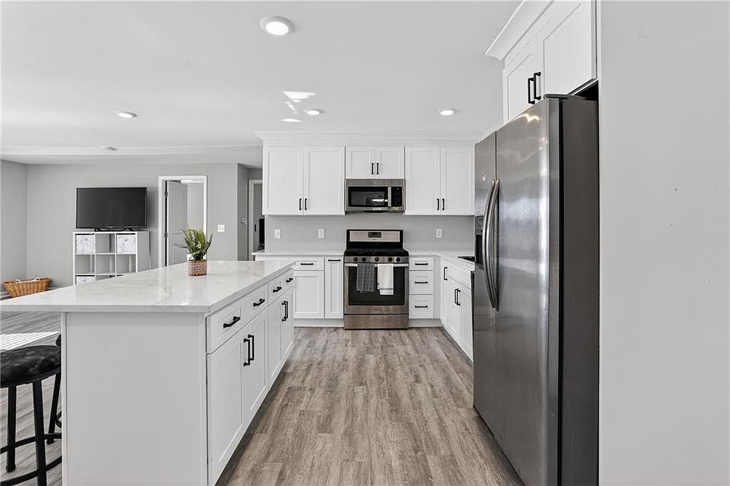 2535 Lakewood Ave SW Atlanta, GA 30315 - Thumbnail 4