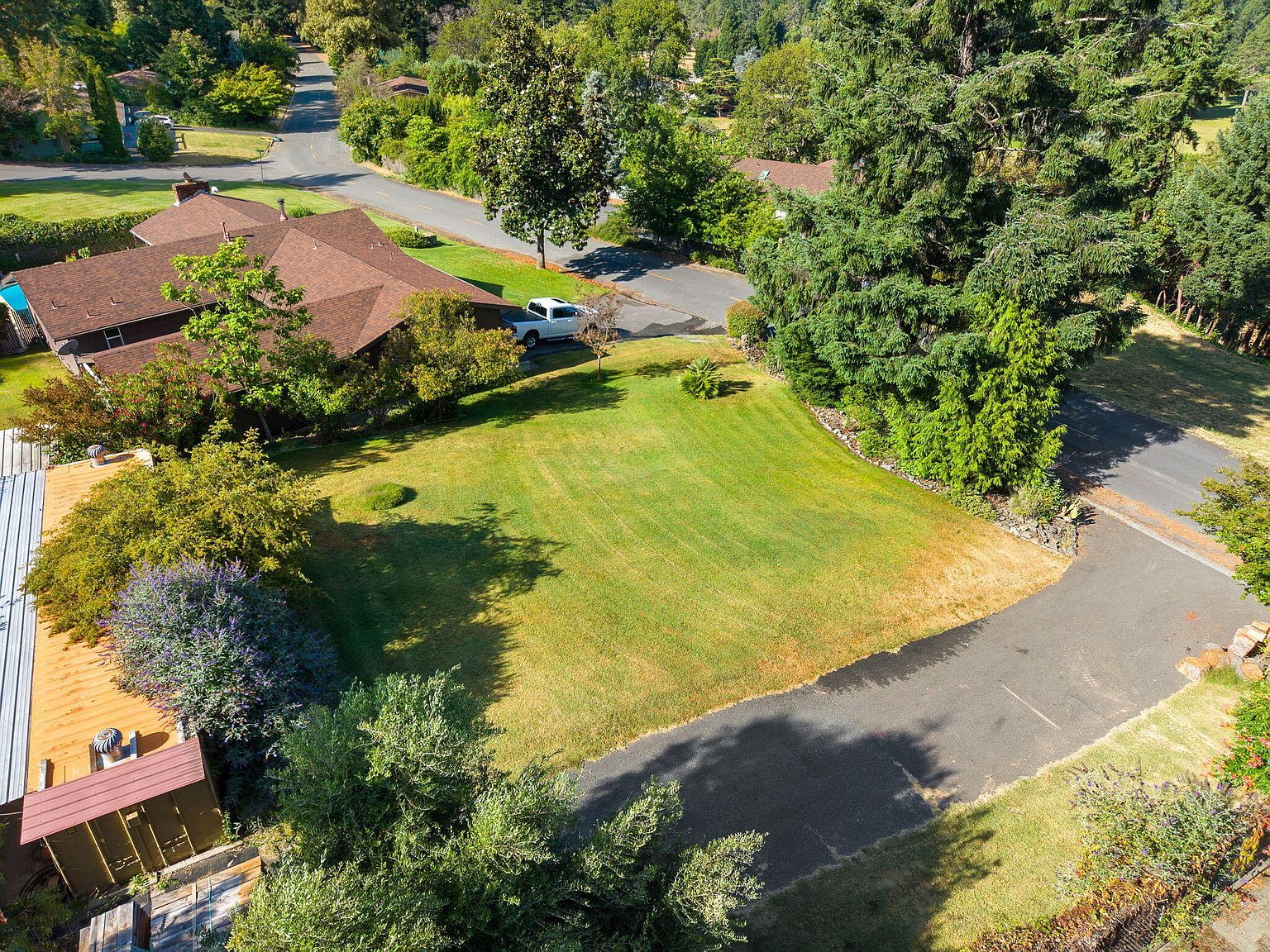 475 Forest View Dr Willow Creek, CA 95573 - Thumbnail 4