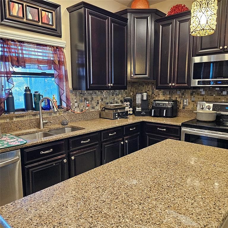 1303 Sea Pines Way Davenport, FL 33896 - Thumbnail 4