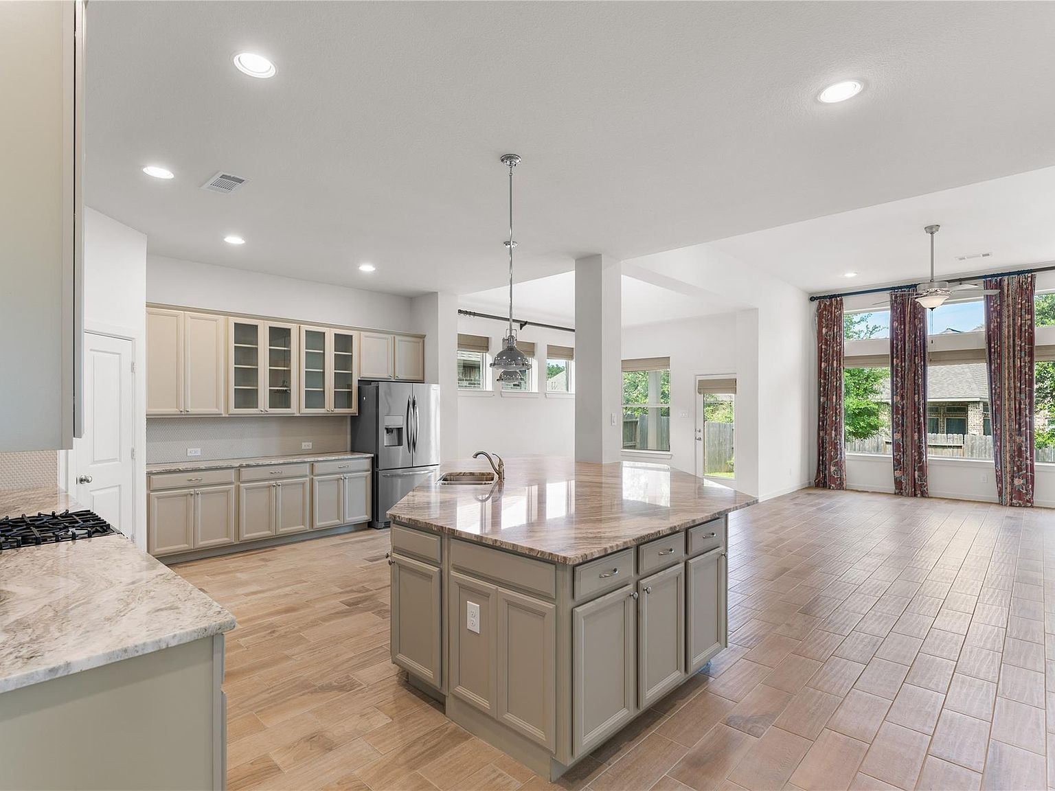 139 Trillium Park Loop Conroe, TX 77304 - Thumbnail 4