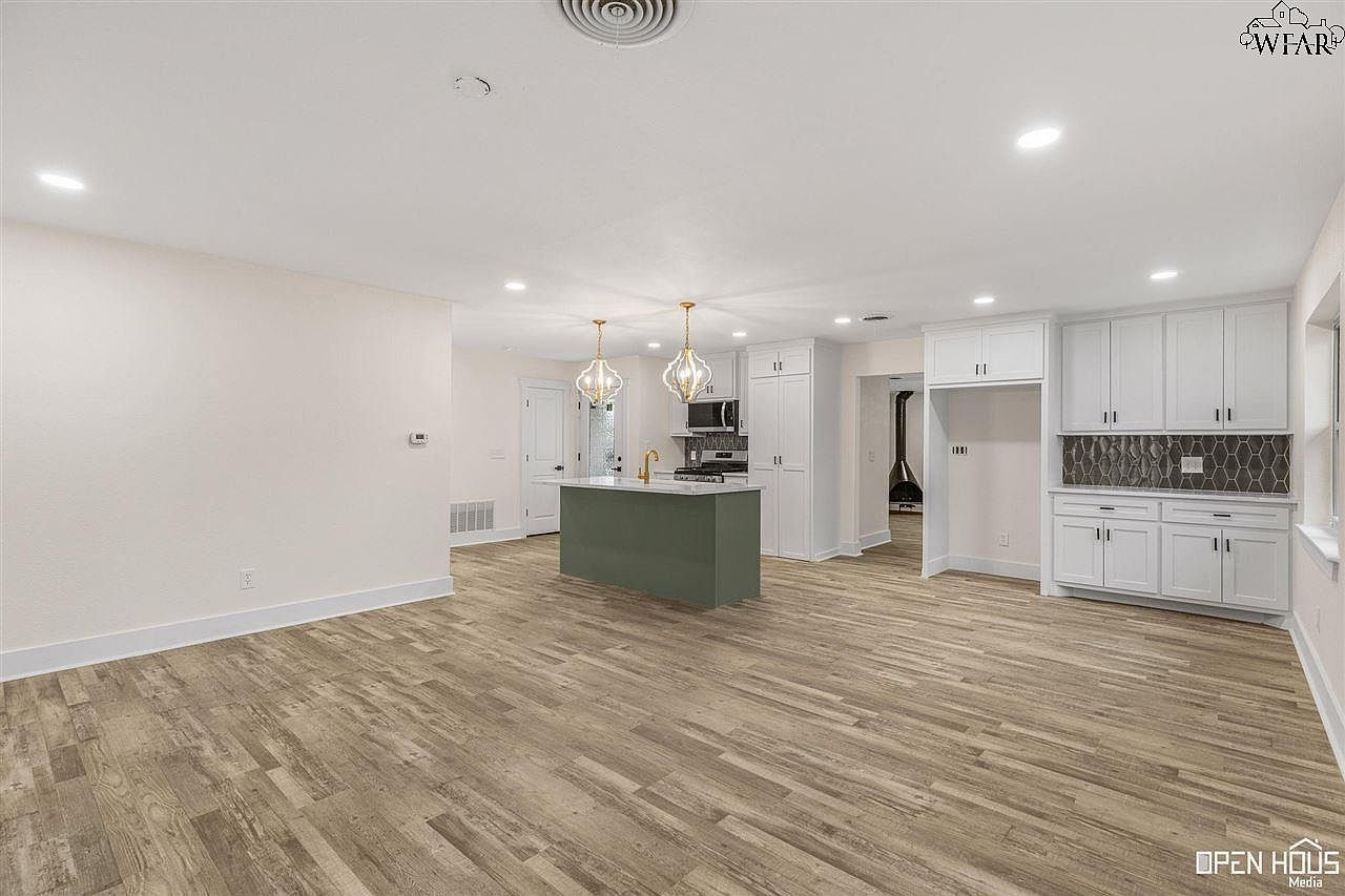 504 W Rebecca Ave Iowa Park, TX 76367 - Thumbnail 4