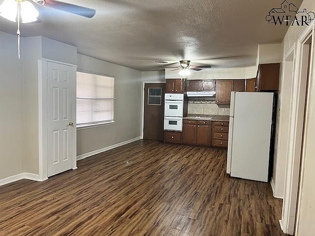 817 Vogel St Iowa Park, TX 76367 - Thumbnail 4