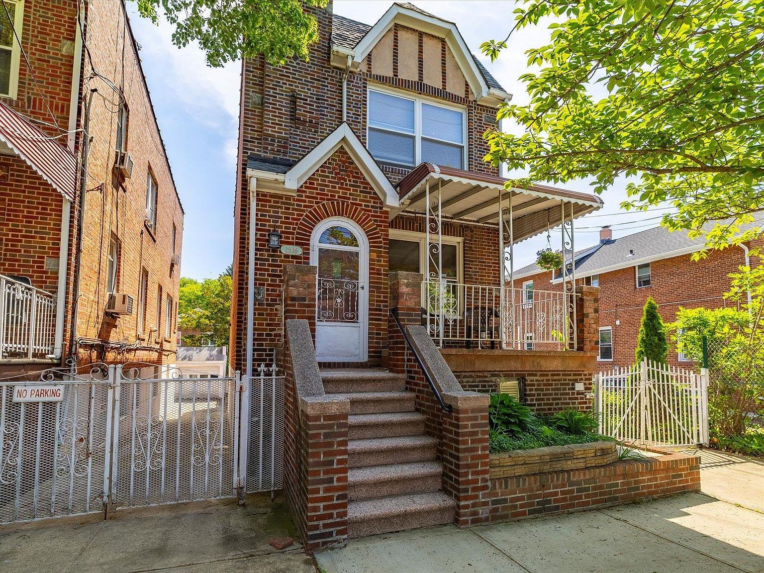 2536 Lurting Ave Bronx, NY 10469 - Thumbnail 4