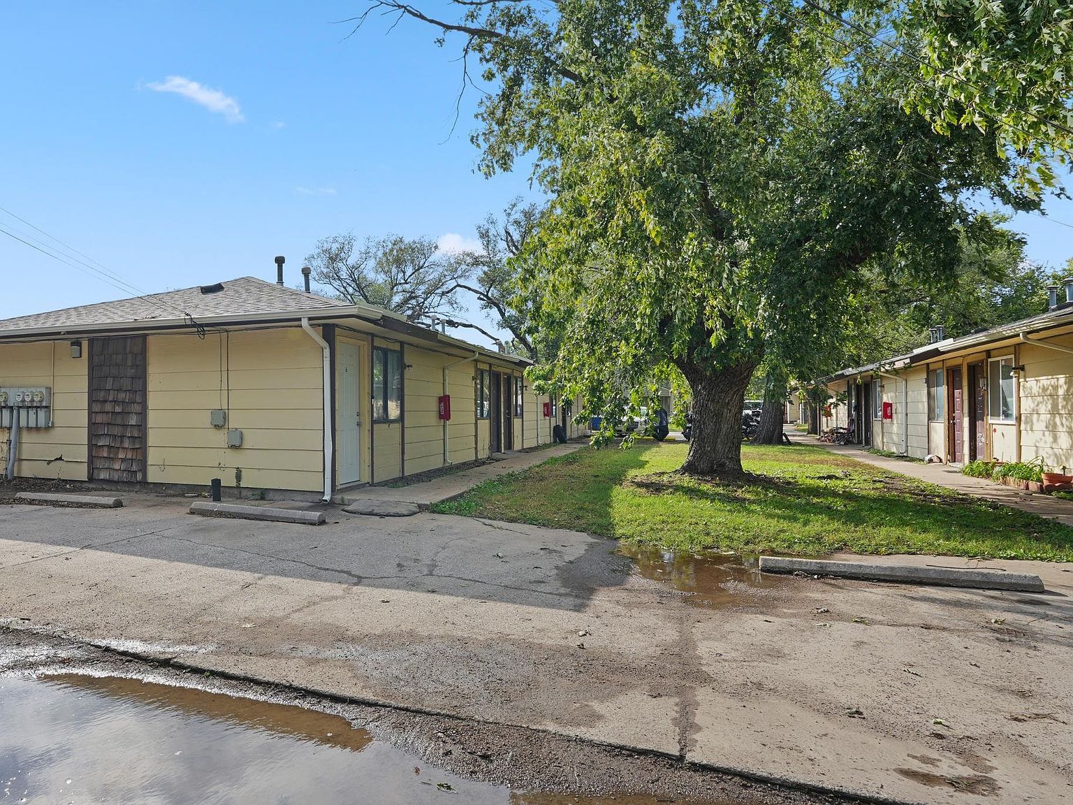 1322 S Vine St Wichita, KS 67213 - Thumbnail 4