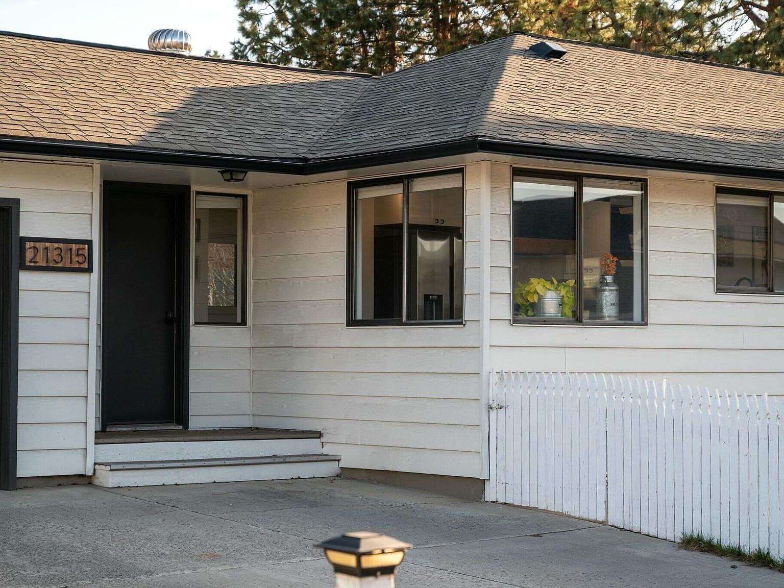 21315 Livingston Dr Bend, OR 97701 - Thumbnail 4