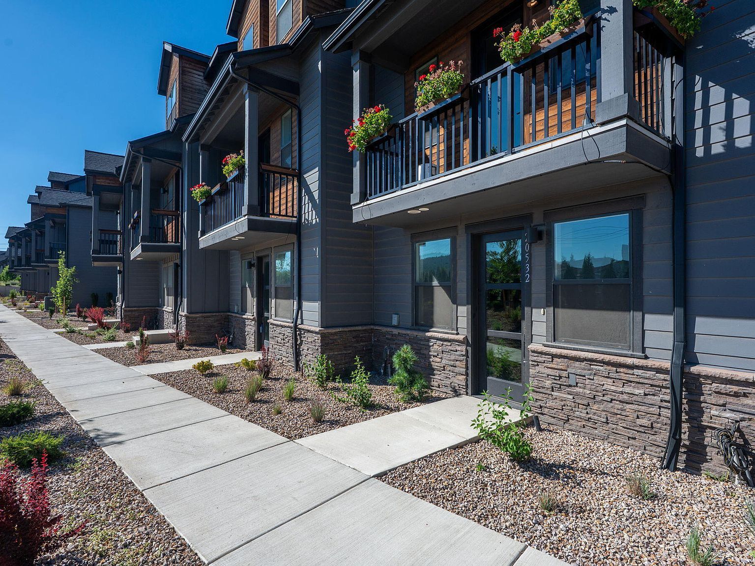 20532 NE Empire Ave Bend, OR 97701 - Thumbnail 4