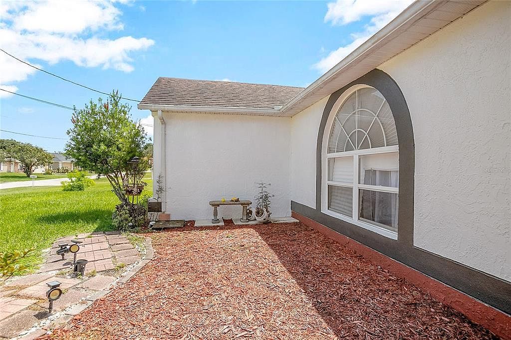 417 Jeffers St Deltona, FL 32725 - Thumbnail 4