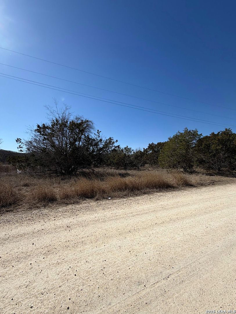 280 Rio Luna Dr Bandera, TX 78003 - Thumbnail 4