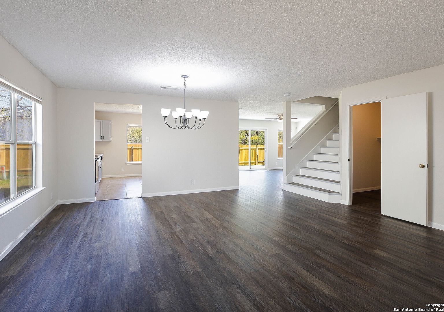 8611 Sierra Spgs Converse, TX 78109 - Thumbnail 4