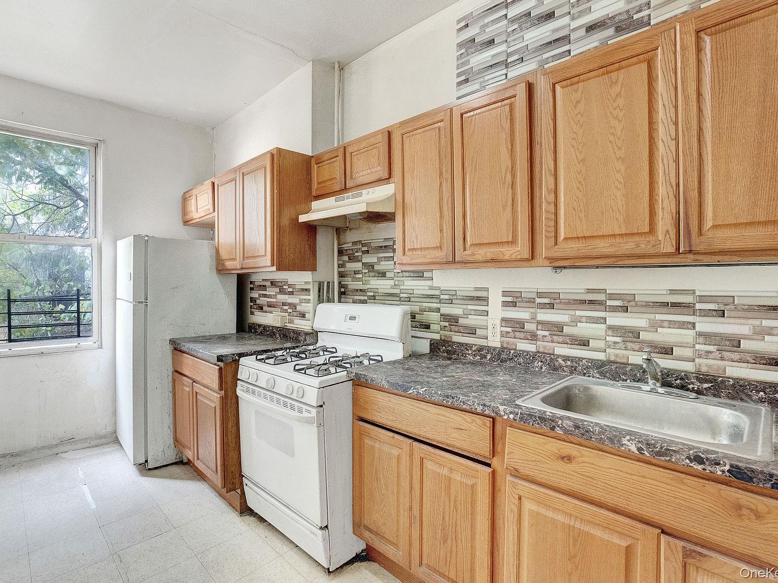 1241 College Ave Bronx, NY 10456 - Thumbnail 4