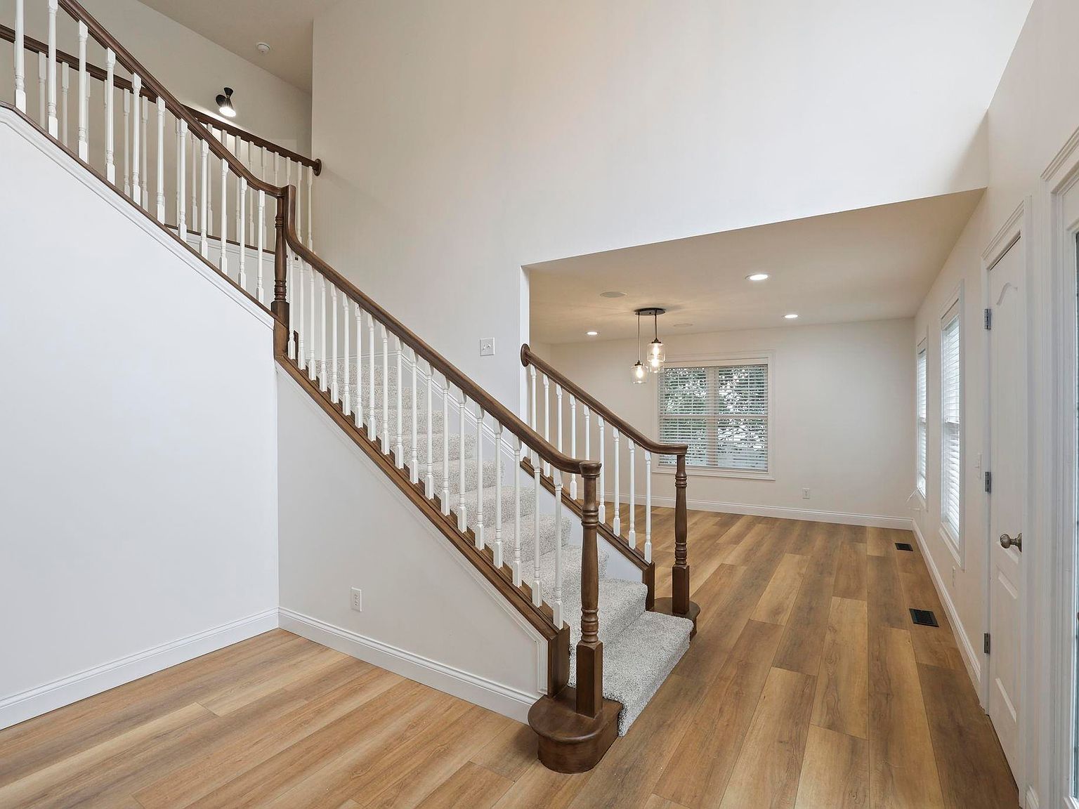 1930 E Rock Creek Dr Bloomington, IN 47401 - Thumbnail 4