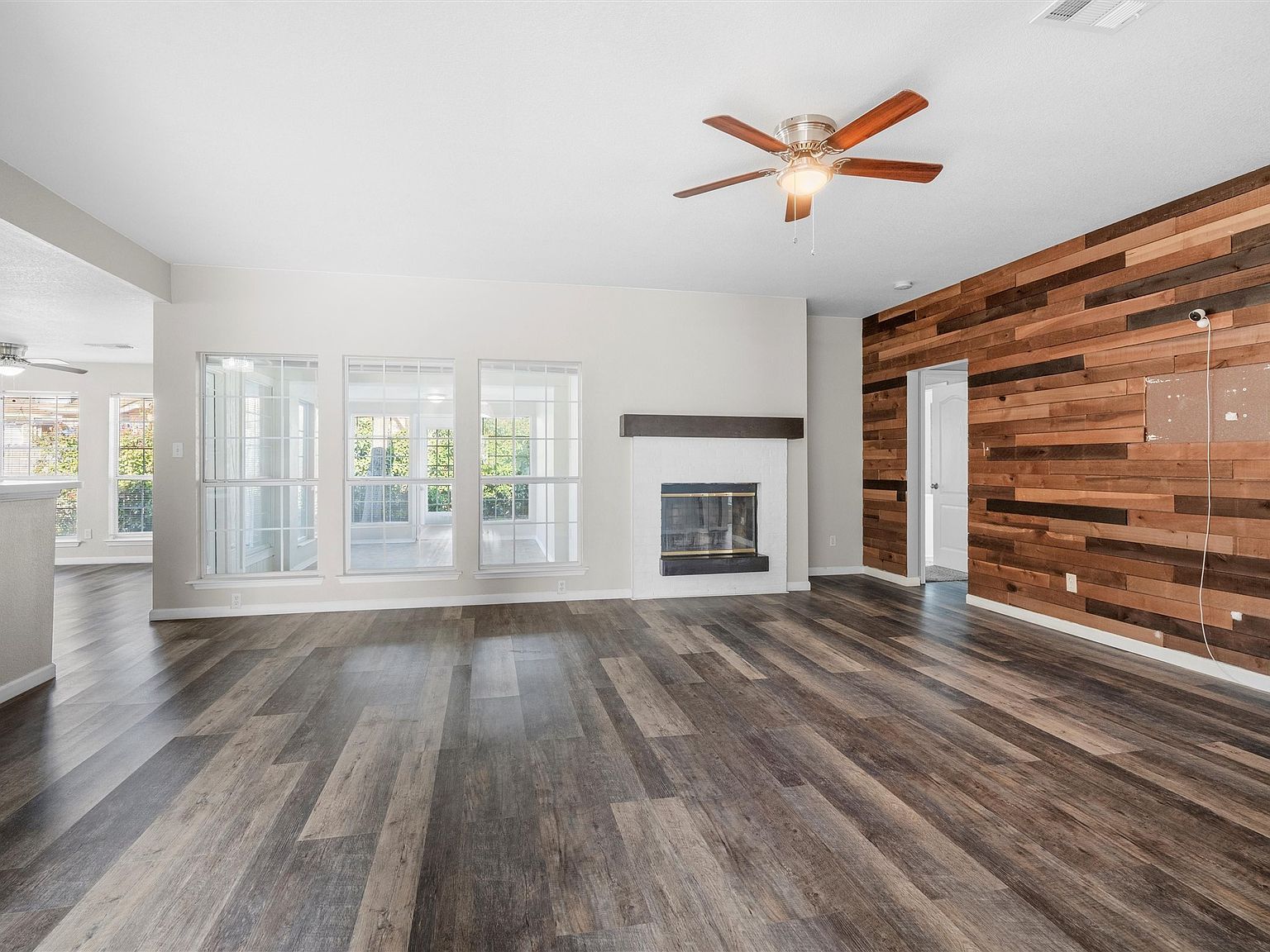 2131 Post Wood Ln Arlington, TX 76018 - Thumbnail 4