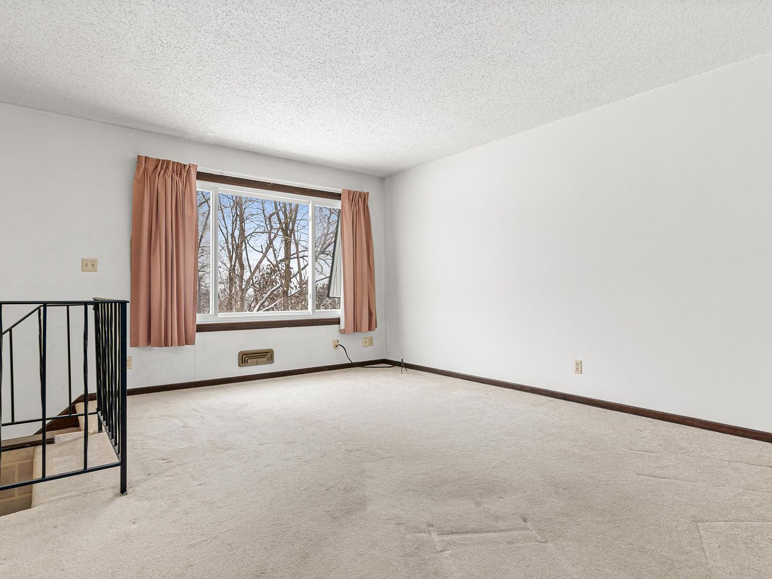 3907 Conroy Trl Inver Grove Heights, MN 55076 - Thumbnail 4