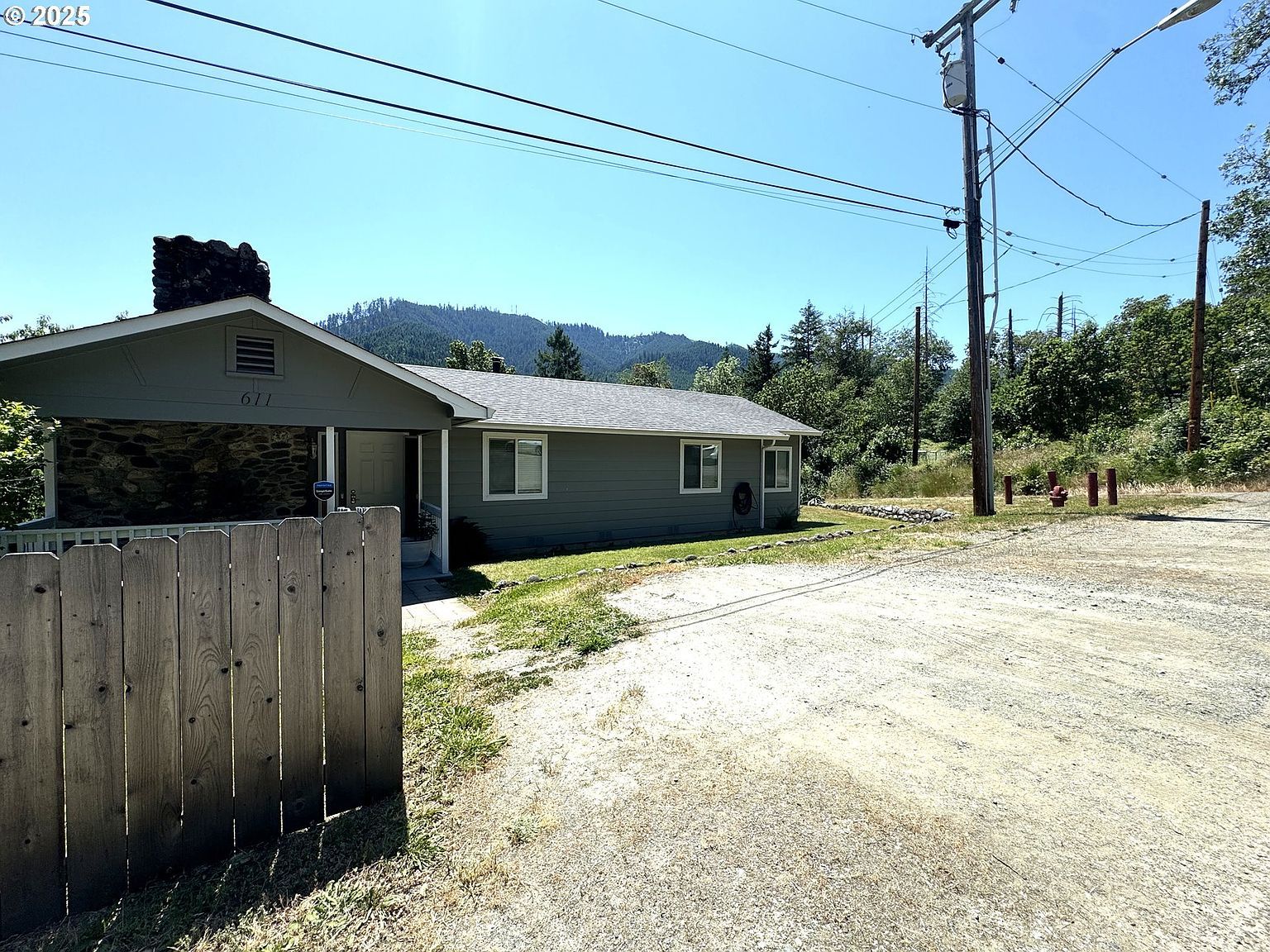 611 Fairchild St Canyonville, OR 97417 - Thumbnail 4