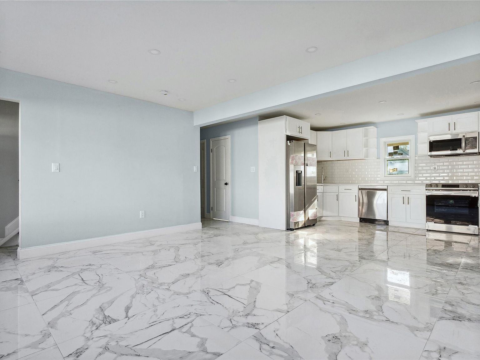 595 Sand Hill Rd Wantagh, NY 11793 - Thumbnail 4