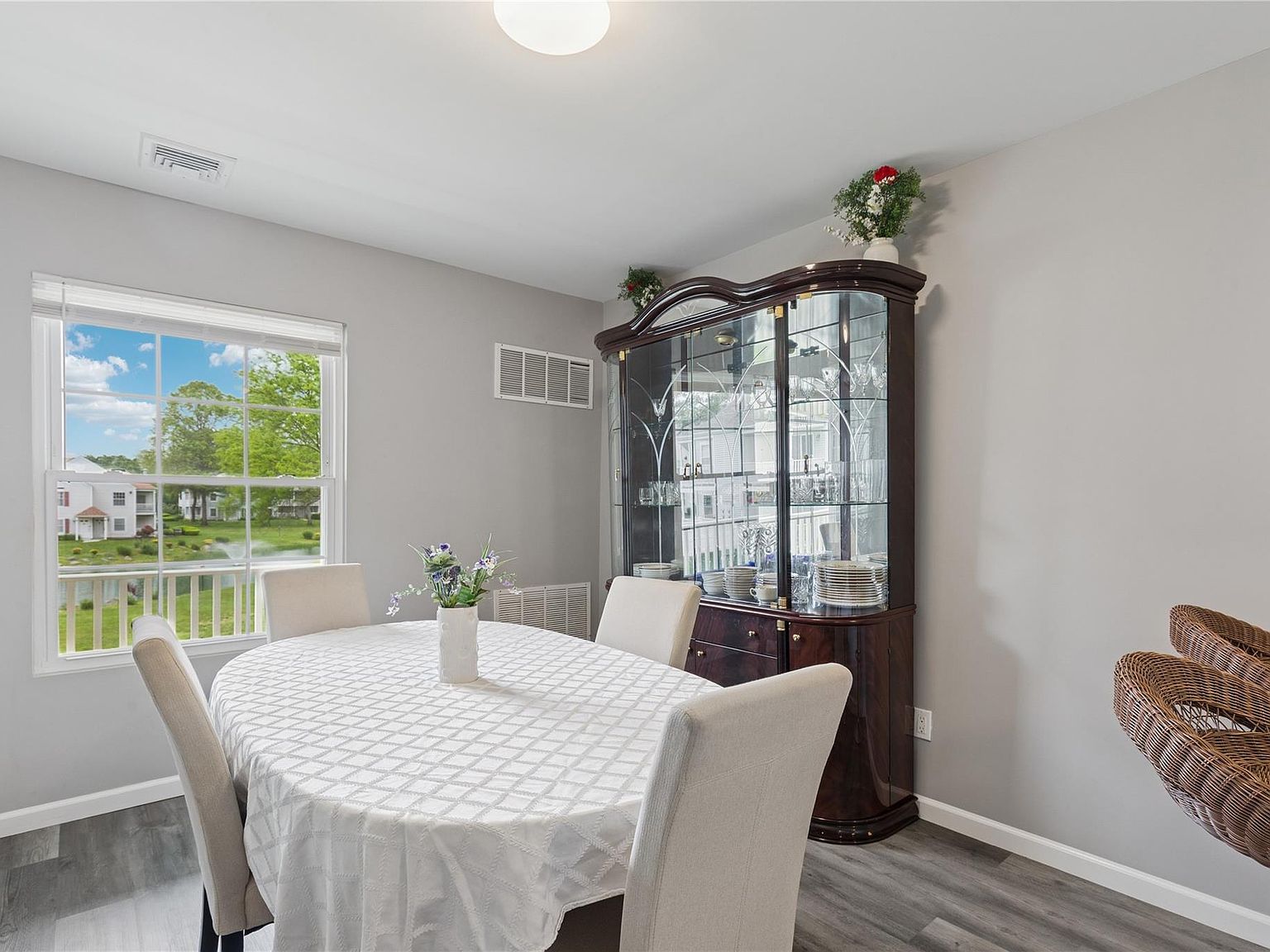 241 Fairview Cir Middle Island, NY 11953 - Thumbnail 4