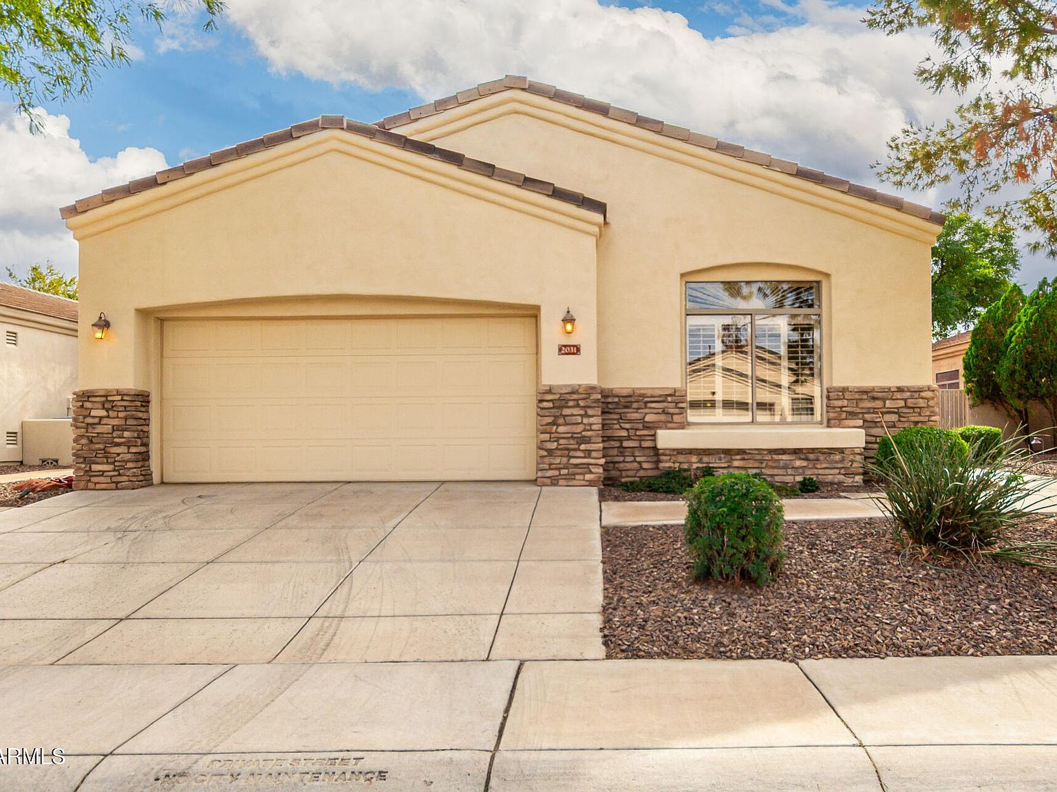 2031 E Valencia Dr Phoenix, AZ 85042 - Thumbnail 4