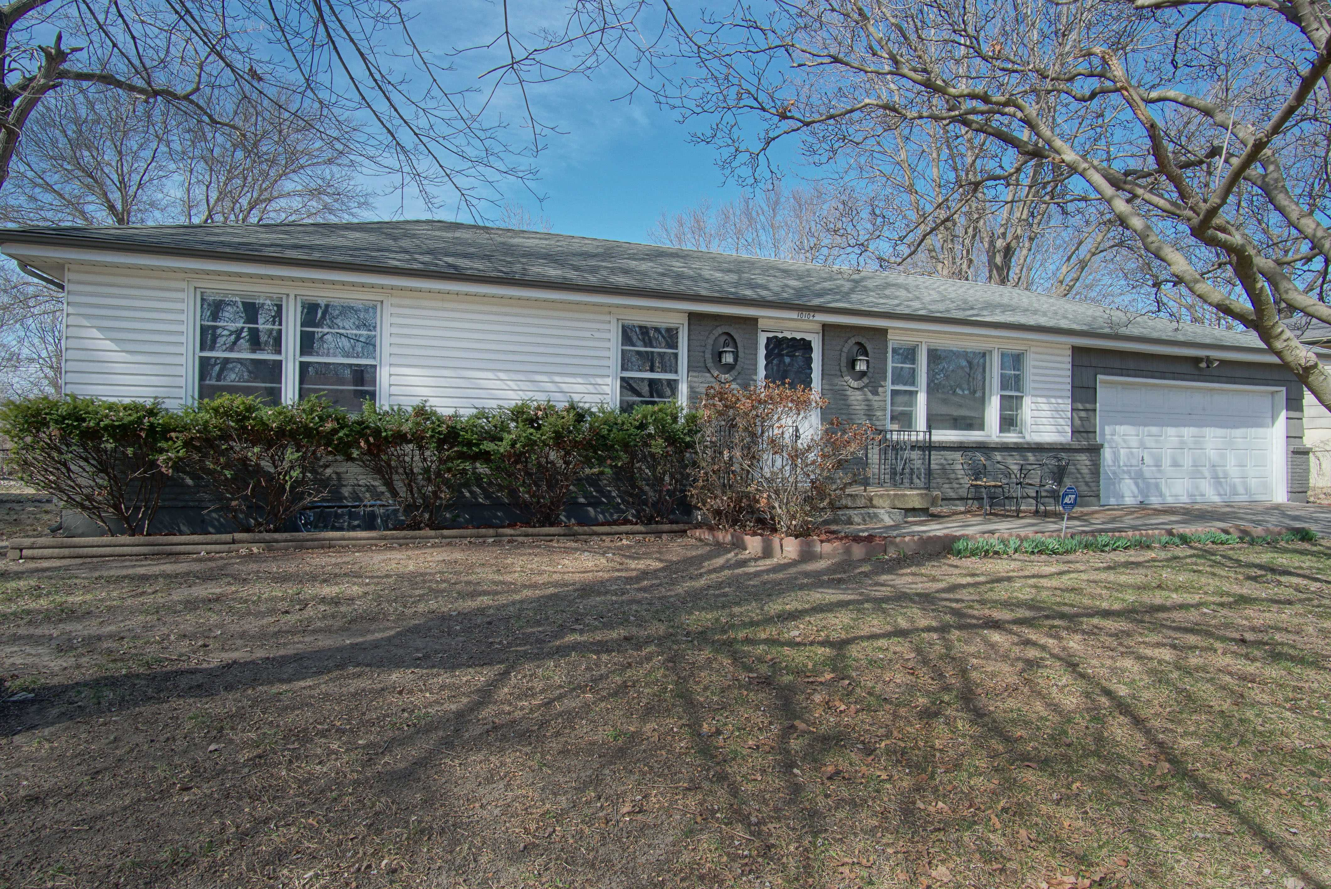 10104 Cambridge Avenue, Kansas City, MO, USA, 64134 - Thumbnail 4