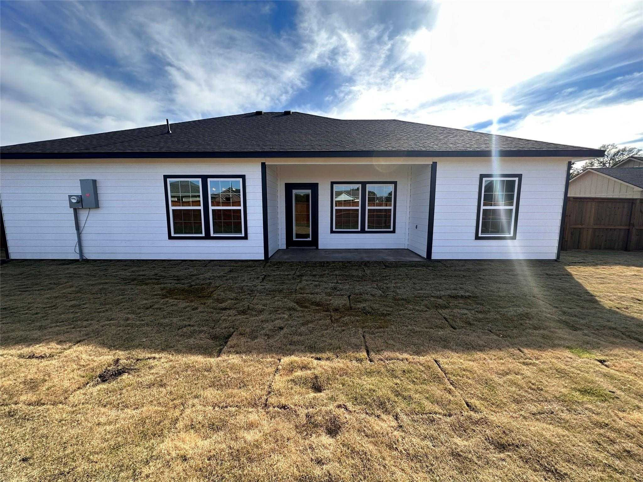 735 Daniel St, Blossom, TX, USA, 75416 - Thumbnail 4