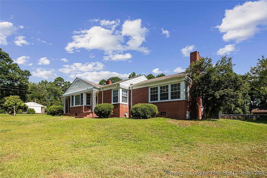 613 E 3rd Ave Red Springs, NC 28377 - Thumbnail 4