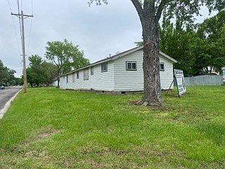 142 N 15th St Fredonia, KS 66736 - Thumbnail 4