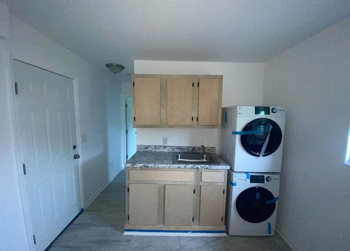 1281 Lion St Memphis, TN 38107 - Thumbnail 4