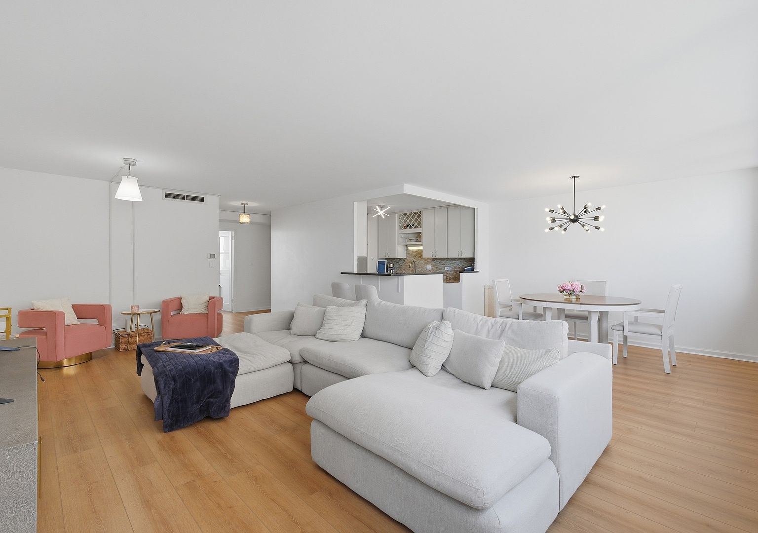 6301 N Sheridan Rd APT 8E Chicago, IL 60660 - Thumbnail 4