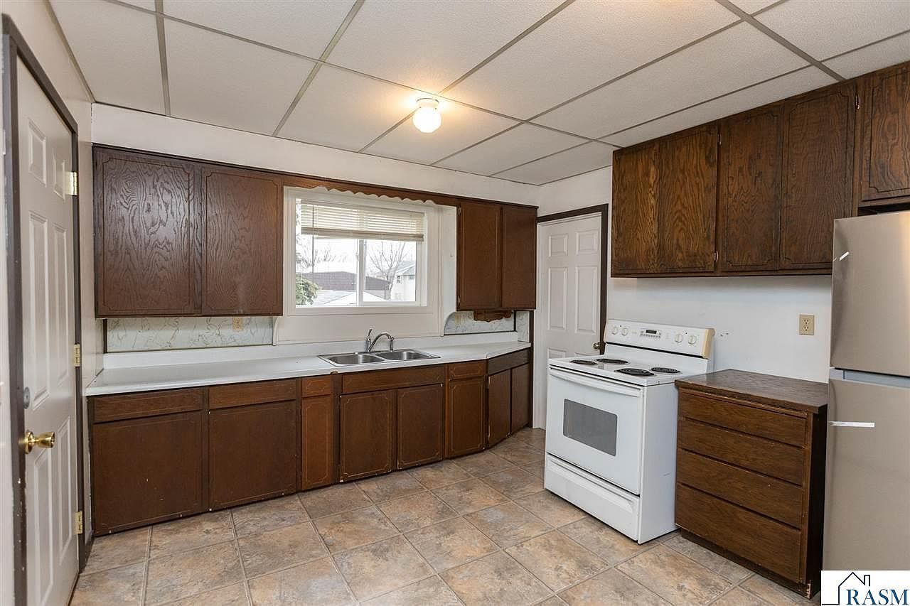 101 Park St N Minnesota Lake, MN 56068 - Thumbnail 4