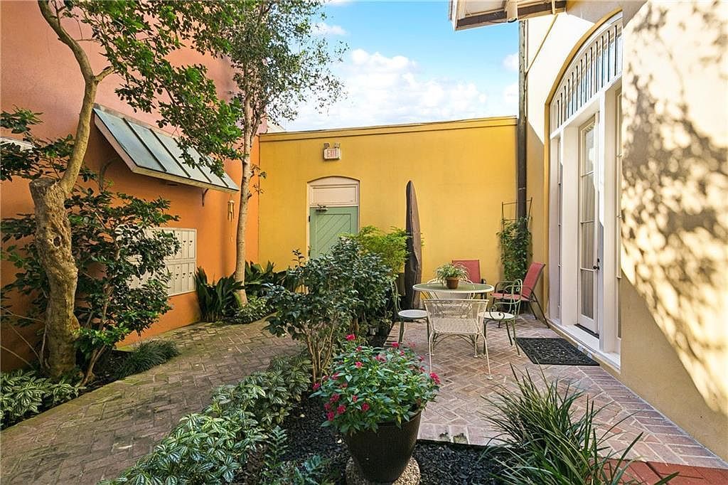 1040 Chartres St #D-1 New Orleans, LA 70116 - Thumbnail 4