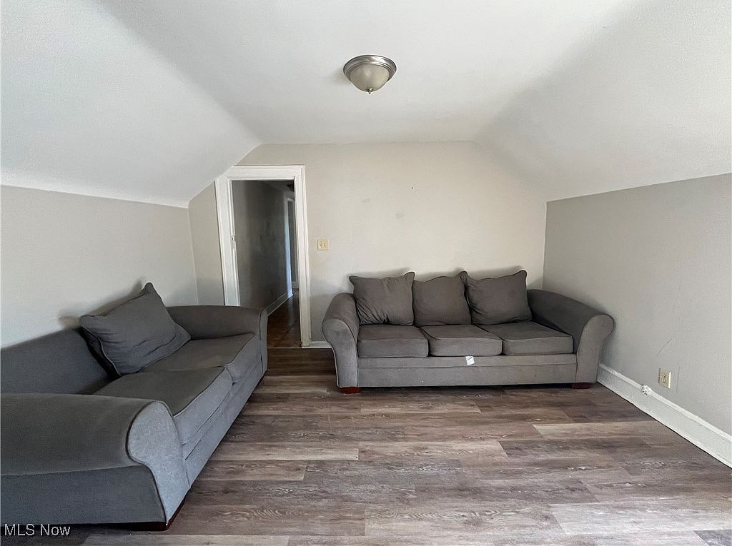 11913 Matherson Ave Cleveland, OH 44135 - Thumbnail 4