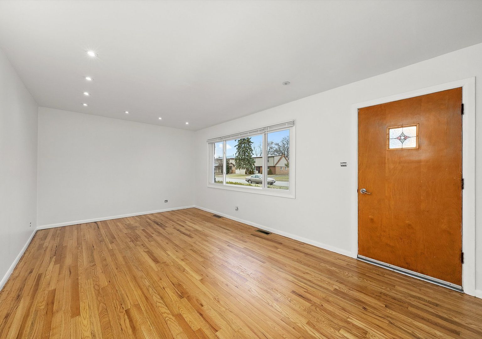 8719 Olympic Dr Bridgeview, IL 60455 - Thumbnail 4