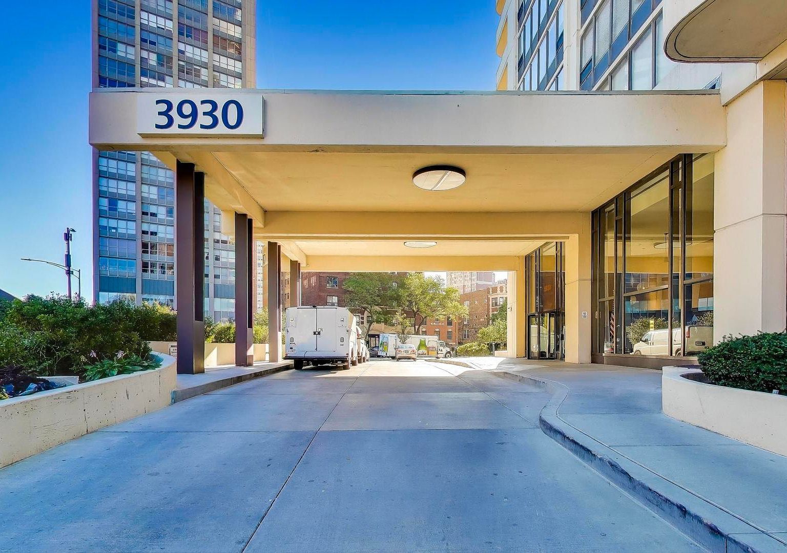 3930 N Pine Grove Ave APT 2912 Chicago, IL 60613 - Thumbnail 4