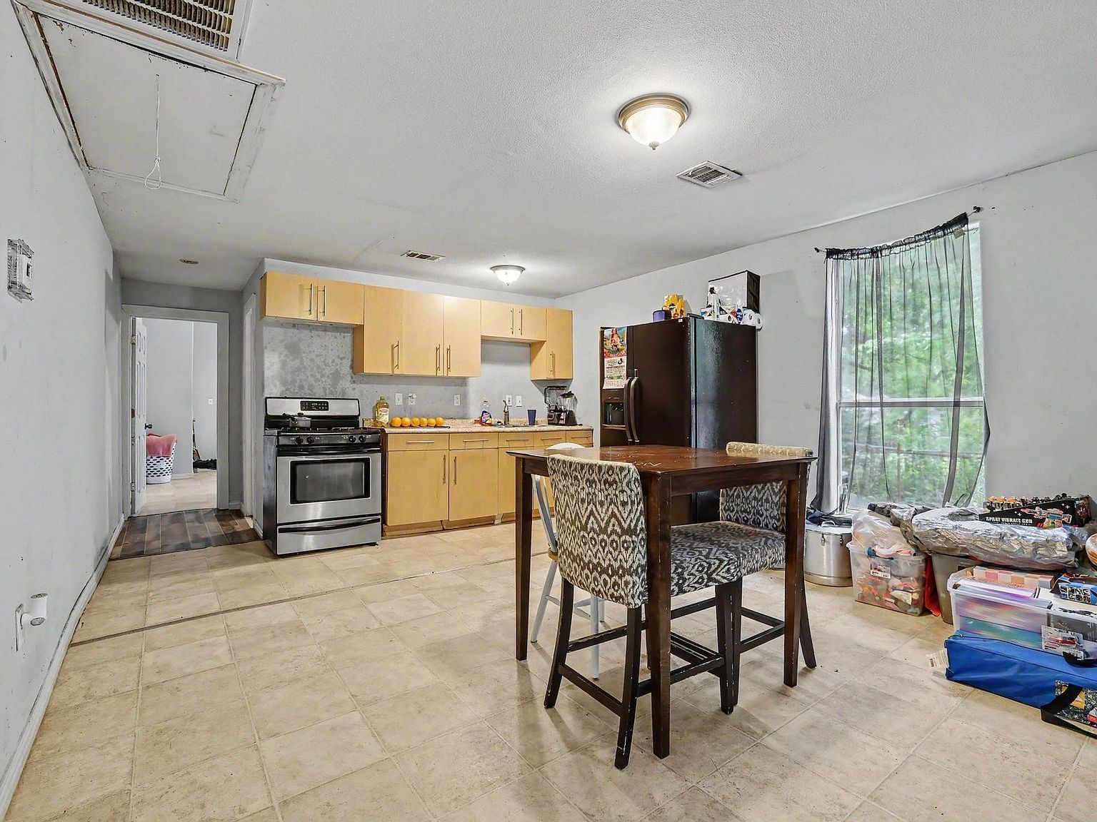 205 S Main St Bonham, TX 75418 - Thumbnail 4