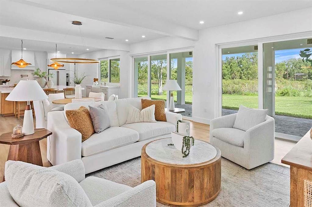 2202 Newberger Rd Lutz, FL 33549 - Thumbnail 4