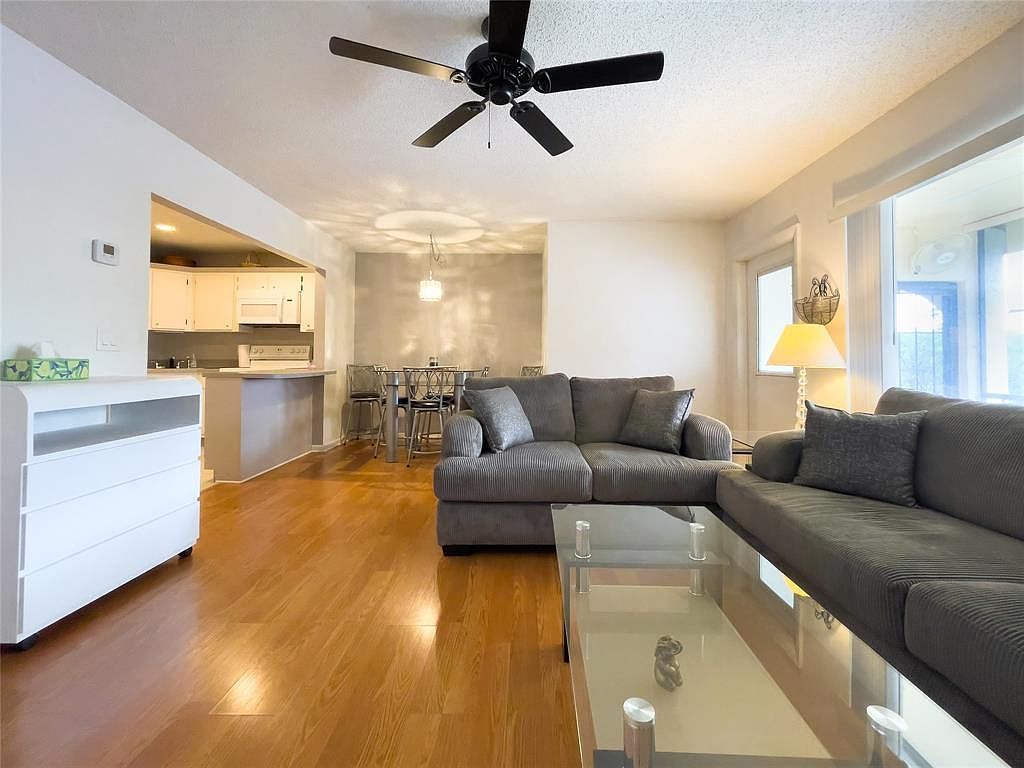 317 Knotty Pine Cir APT C-2 Greenacres, FL 33463 - Thumbnail 4