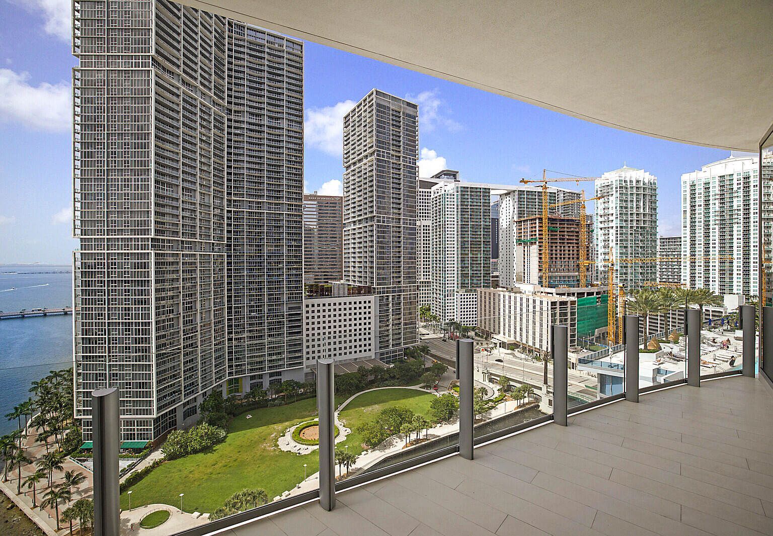 300 Biscayne Boulevard Way #1907 Miami, FL 33131 - Thumbnail 4