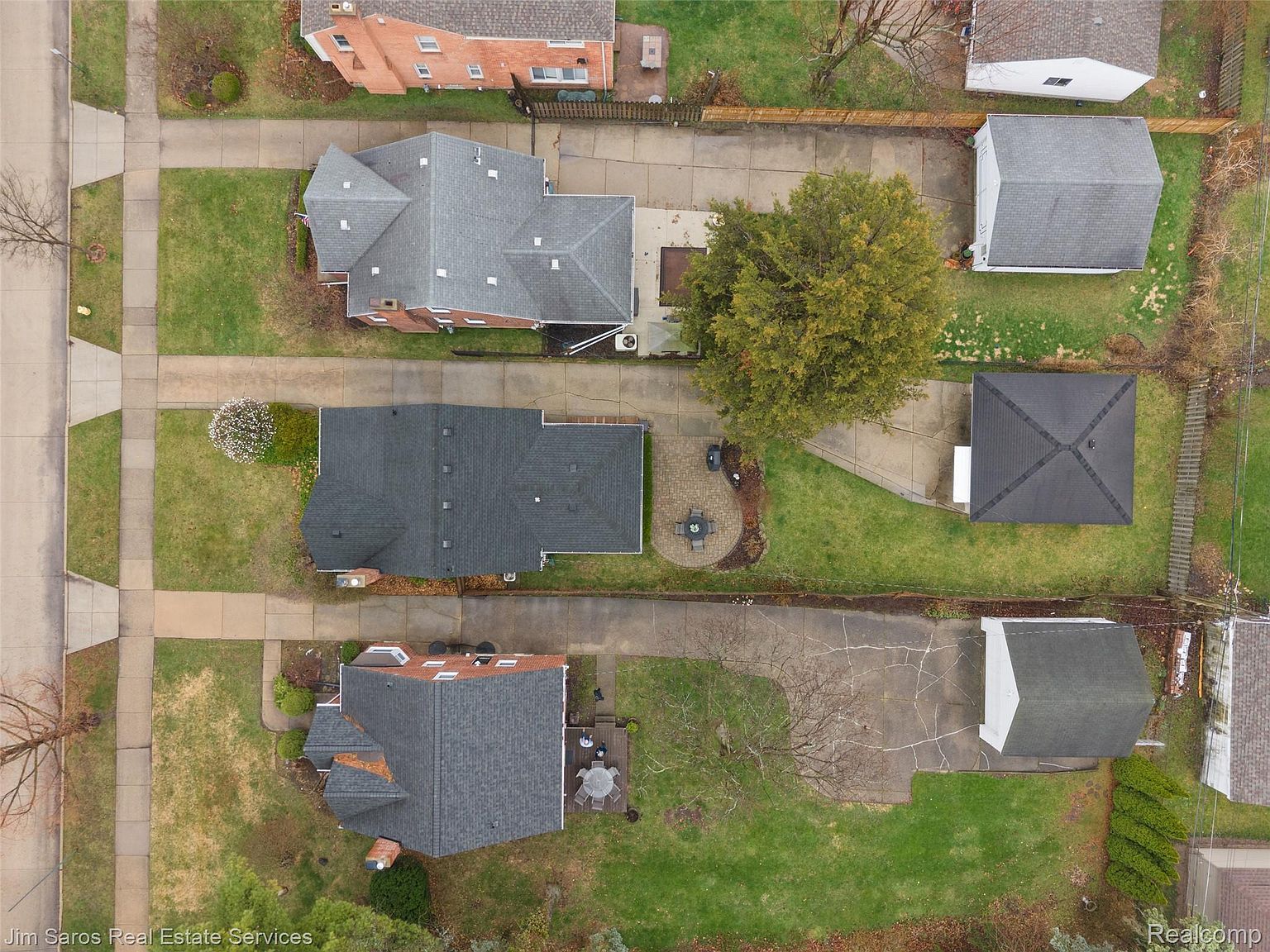 1837 Oxford Rd Grosse Pointe Woods, MI 48236 - Thumbnail 4