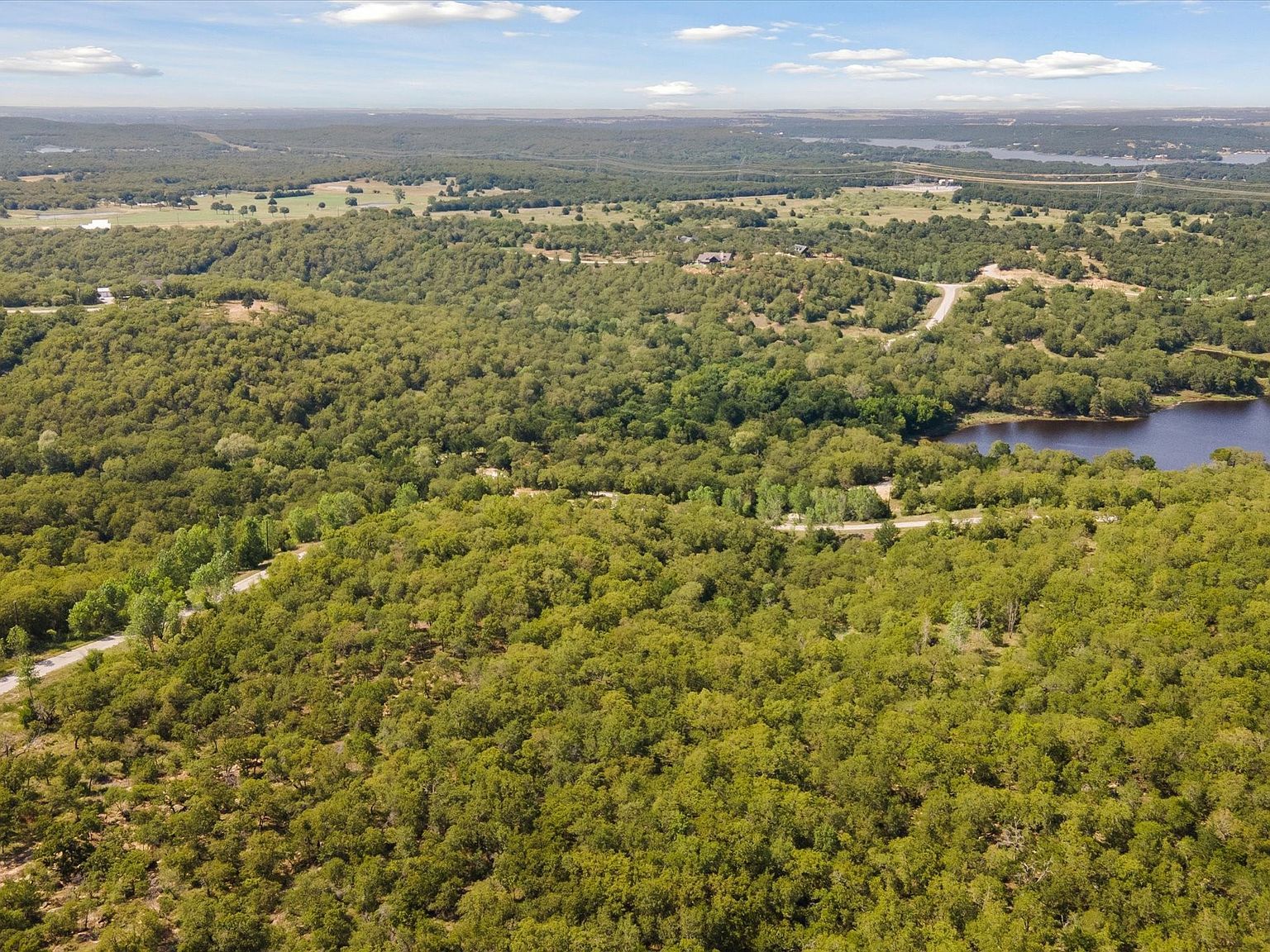 536 Creekside Dr Bowie, TX 76230 - Thumbnail 4