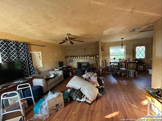 143 Oak Valley Dr San Antonio, TX 78227 - Thumbnail 4