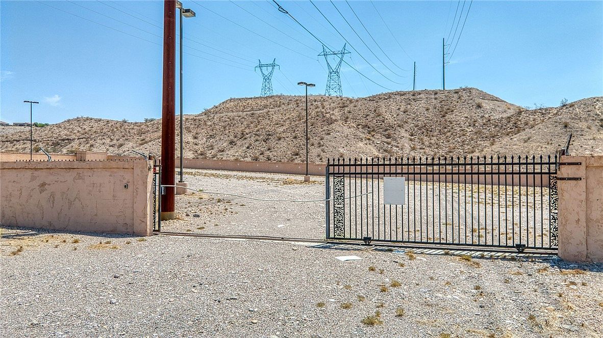 2620 Desert Foothills Blvd Bullhead City, AZ 86429 - Thumbnail 4