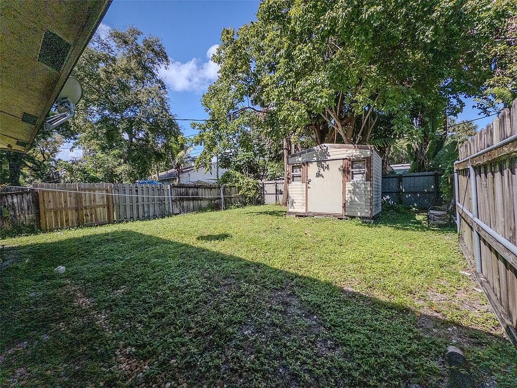 1403 SW 27th Ct Fort Lauderdale, FL 33315 - Thumbnail 4
