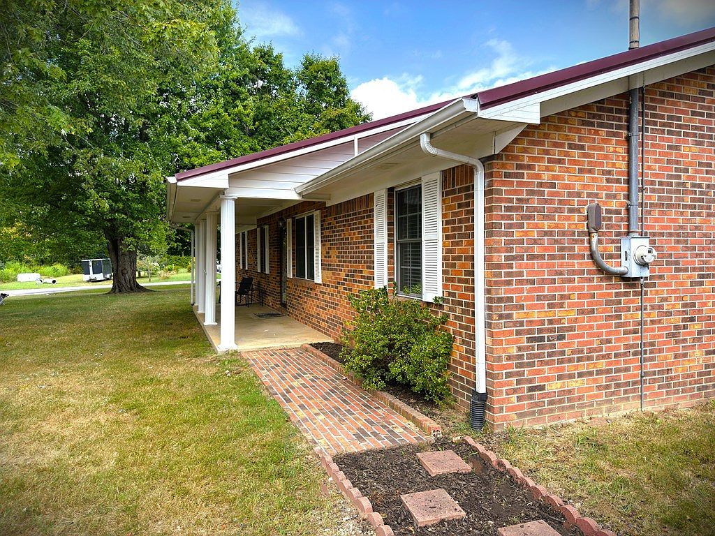 212 Austin Cir Livingston, TN 38570 - Thumbnail 4