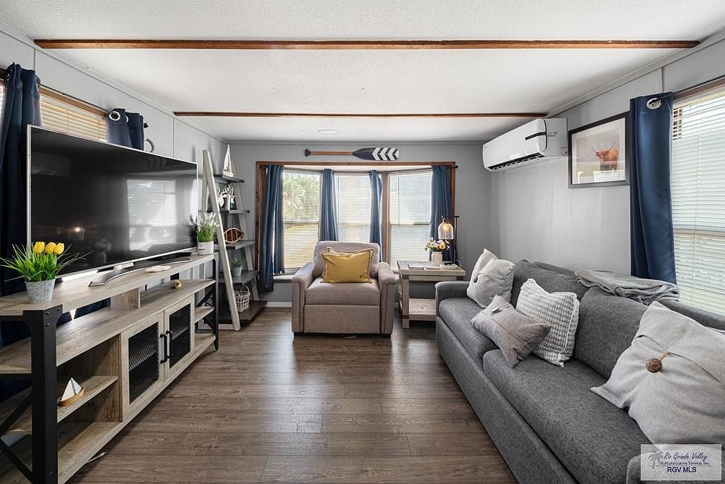 8482 Lago Vista Dr Edcouch, TX 78538 - Thumbnail 4