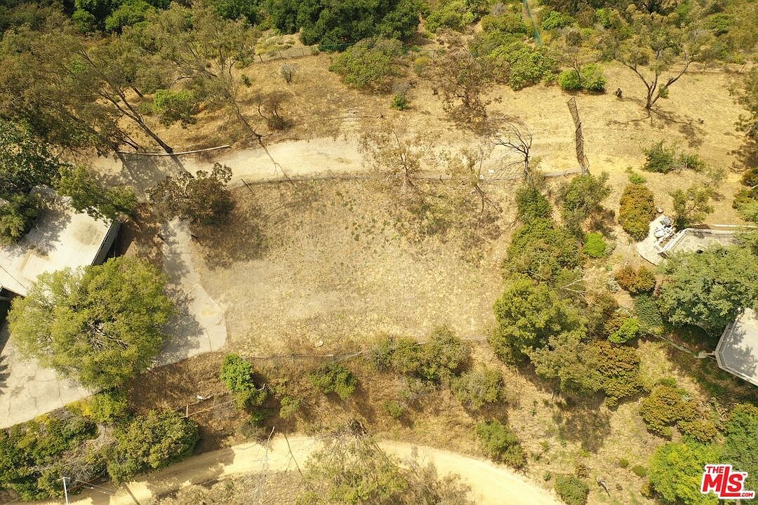 9229 Crescent Dr Los Angeles, CA 90046 - Thumbnail 4