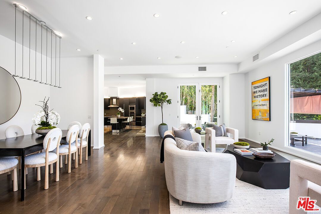 1642 Lindacrest Dr Beverly Hills, CA 90210 - Thumbnail 4